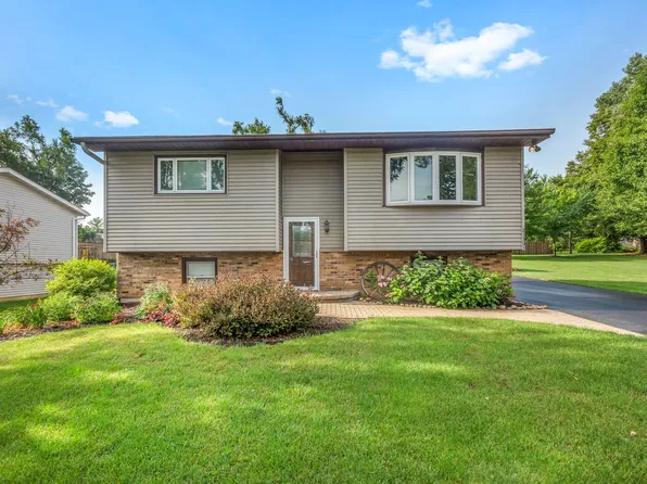 21301 W Danny Ln, Lake Villa, IL 60046