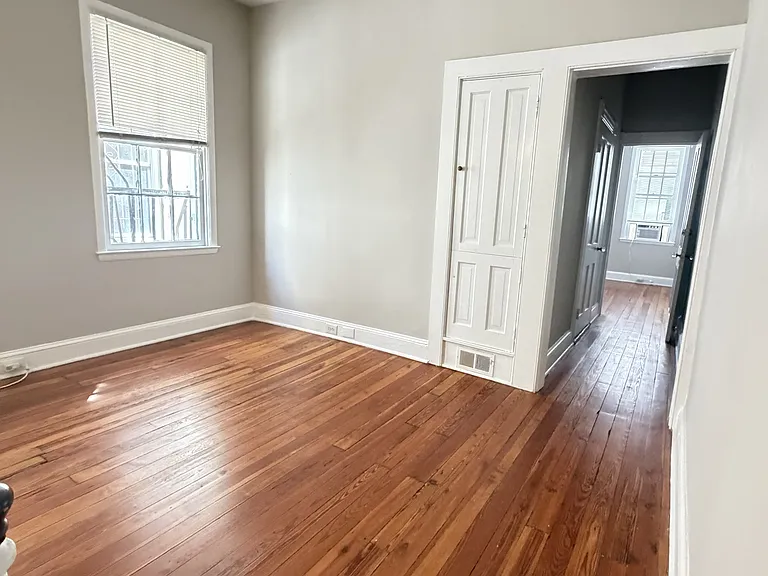 22 E Hamilton St — Photo 11