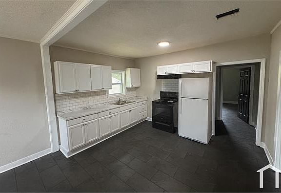 5th image of 2760 Lola Ave