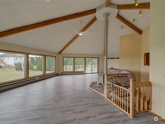 5th image of 21705 Pacific Way