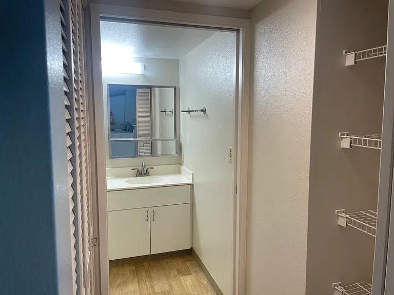 215 N King St #307 — Photo 5