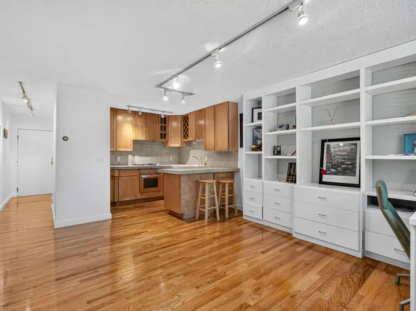 1912 Dupont Ave S APT 105, Minneapolis, MN 55403