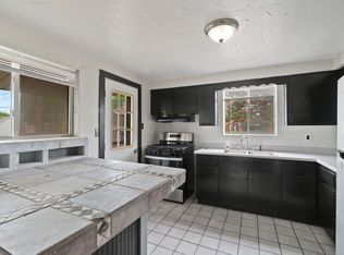 1105 Parkside Dr, Brackenridge, PA