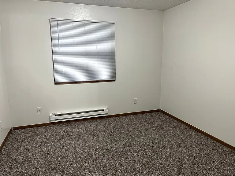1220 Hardin Dr — Photo 12
