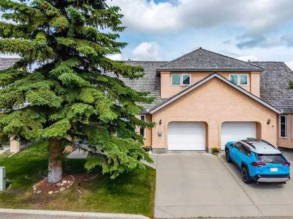 26 SE Quigley Dr #7, Cochrane, AB T4C 1M2