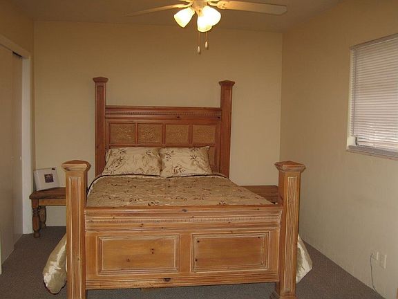2nd image of 412 SE 9th St APT 3
