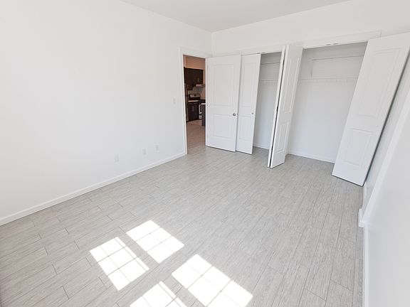 4th image of 27-59 Crescent St #2