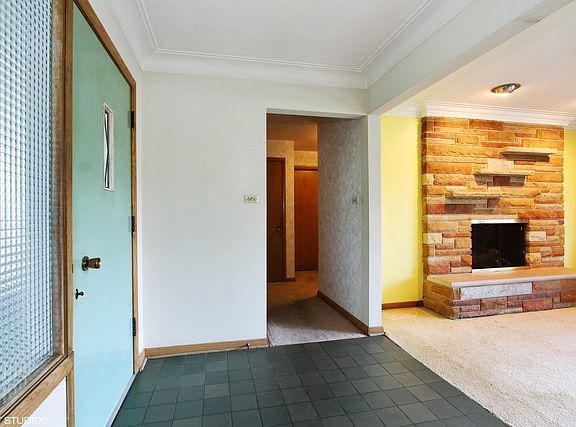 2nd image of 9159 S Clifton Park Ave