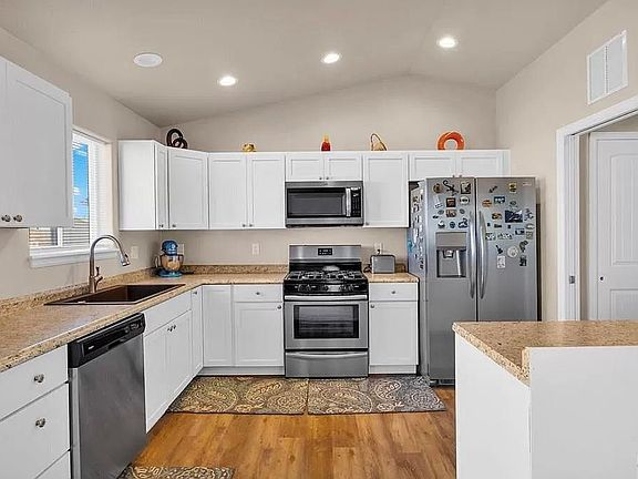 5th image of 3039 Candice Ln