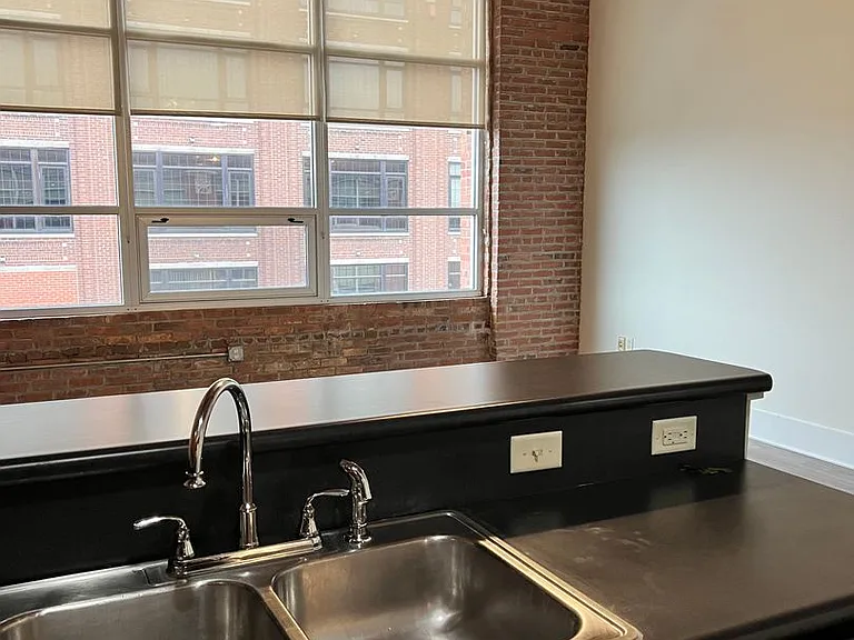 311 SW Water St — Photo 7