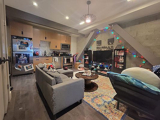 3rd image of 586 Grand St #4AA