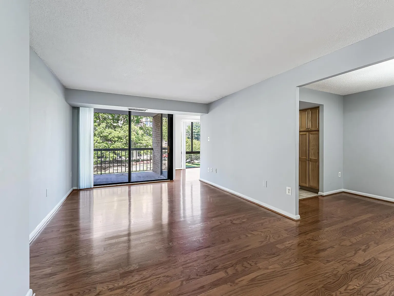 1 bed, 856 sqft, $2,000 — Photo 4