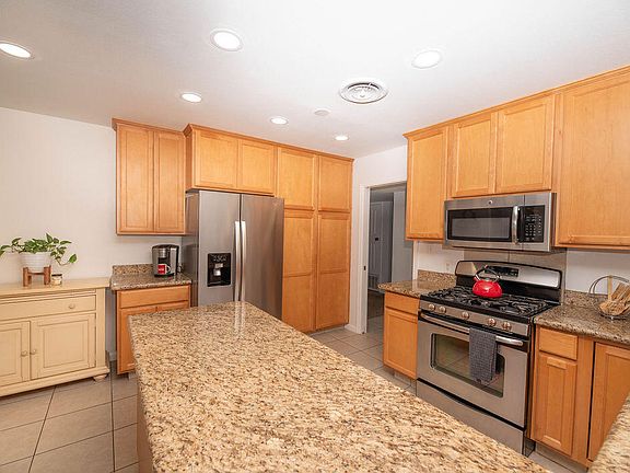 4th image of 14892 Lipson Avenue