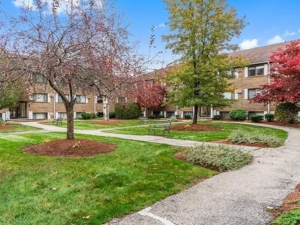 45 Macy St APT 307C, Amesbury, MA 01913