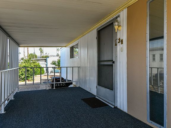 3rd image of 2300 E Valley Pkwy Space 33