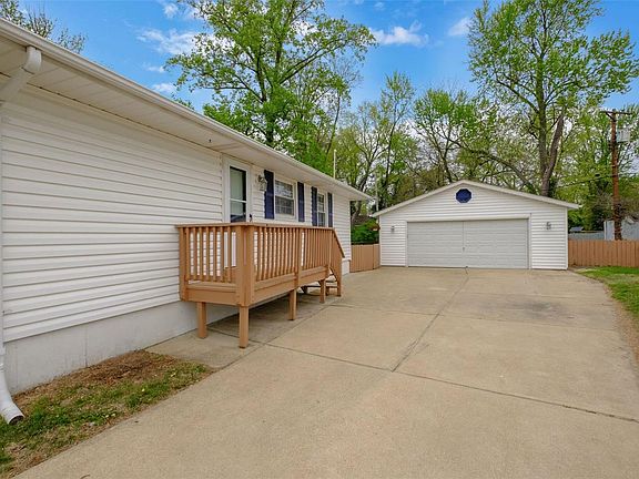 2nd image of 116 Elmdale Ct