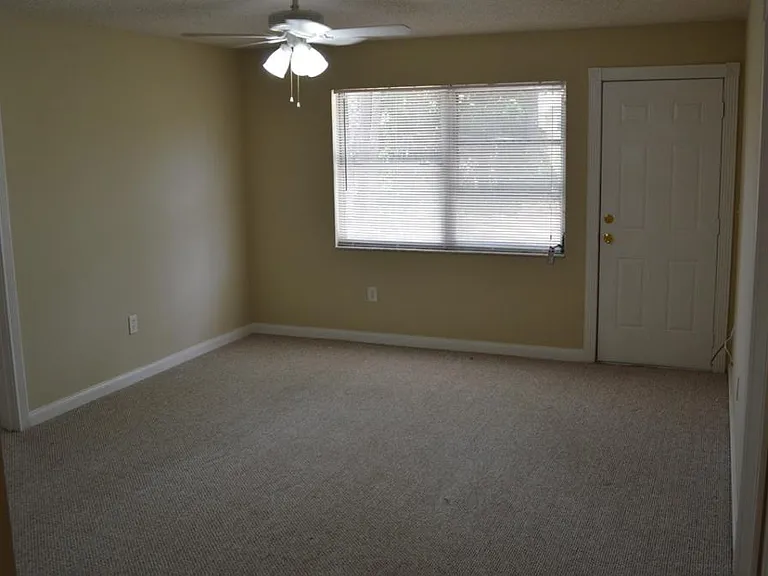 2432 Lantana Ave — Photo 4