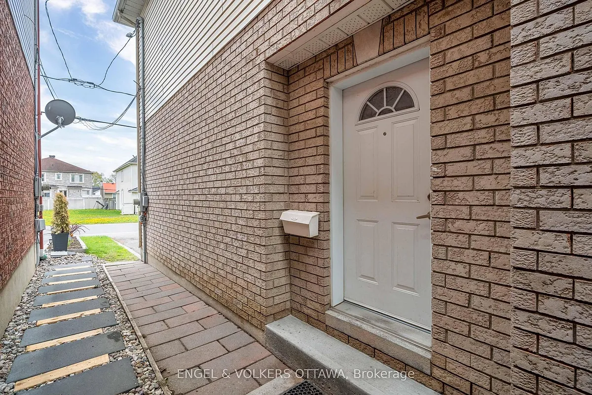 Building Photo - 1649 Rosebella Ave #B