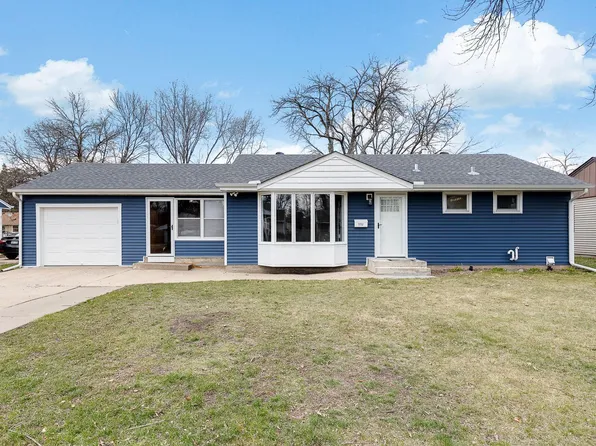 5352 Lakeside Ave N, Crystal, MN 55429