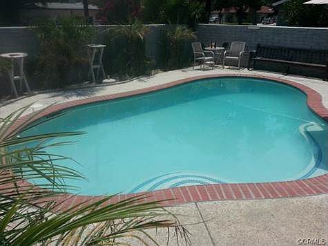 2nd image of 4308 N Mountain View Ave