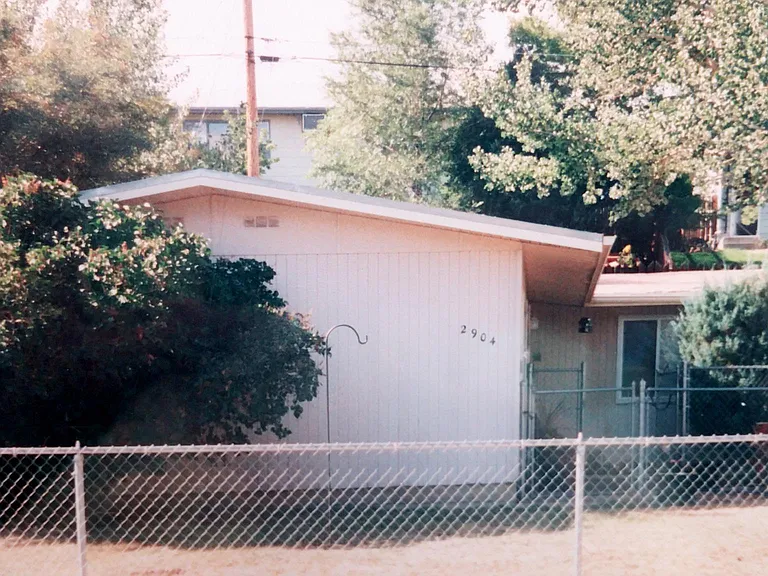 2904 Belmont Rd — Photo 1
