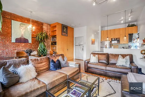 Rented by Bond New York | media 11