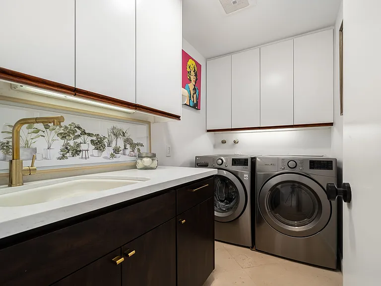 6 Exeter Ct — Photo 42