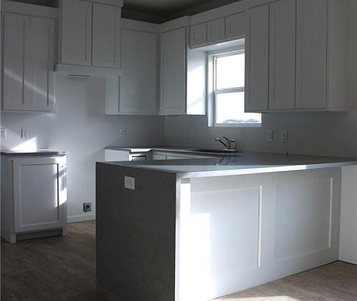 5th image of 1013 N Clarence St