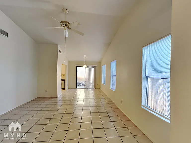 2966 W Country Meadow Dr — Photo 3