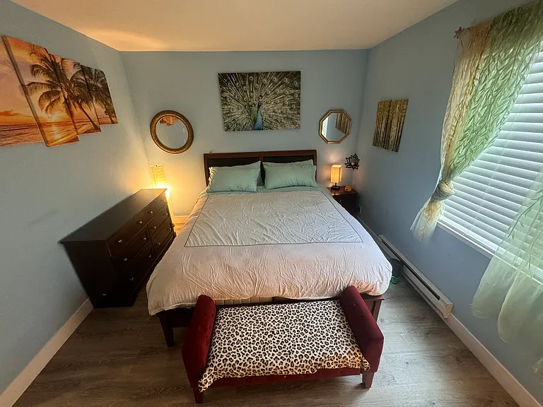 125 Lakeshore Ct — Photo 4