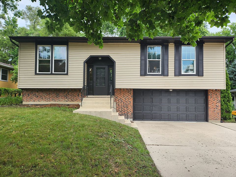 1st image of 814 S 11th Ave