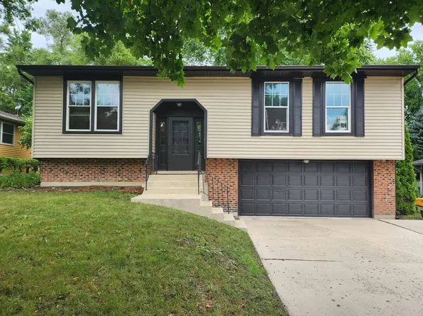 814 S 11th Ave, St Charles, IL 60174