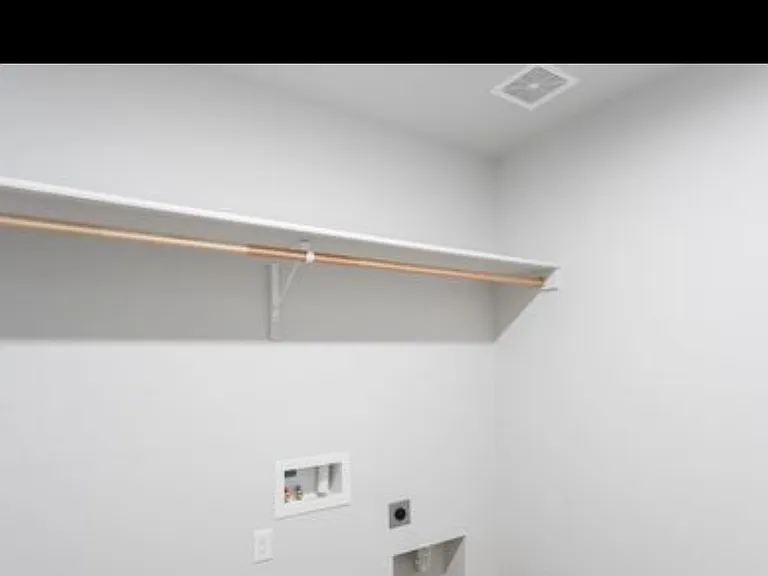 8388 E Harpster Ct — Photo 5