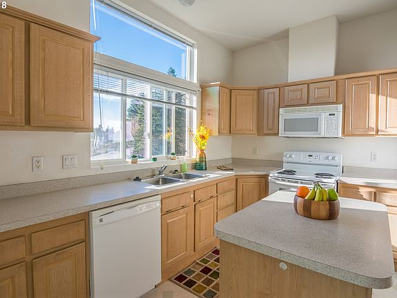 4th image of 16451 Stitt Ln