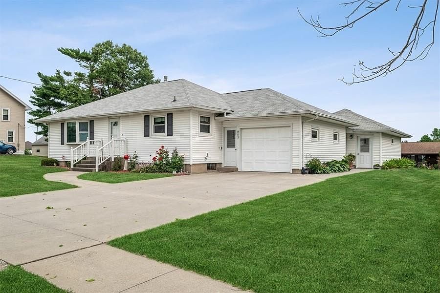 803 2nd Ave, Van Horne, IA 52346 Zillow