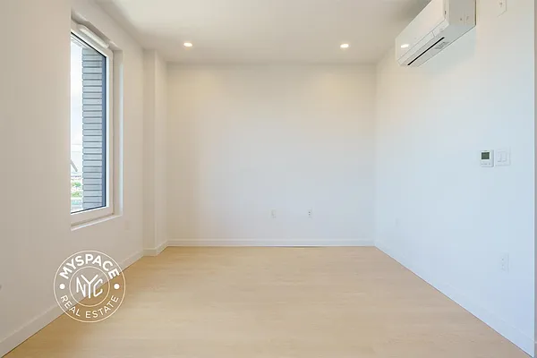 Rented by MySpaceNYC | media 6