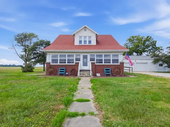 4591 N County Highway 9, Willow Hill, IL 62480