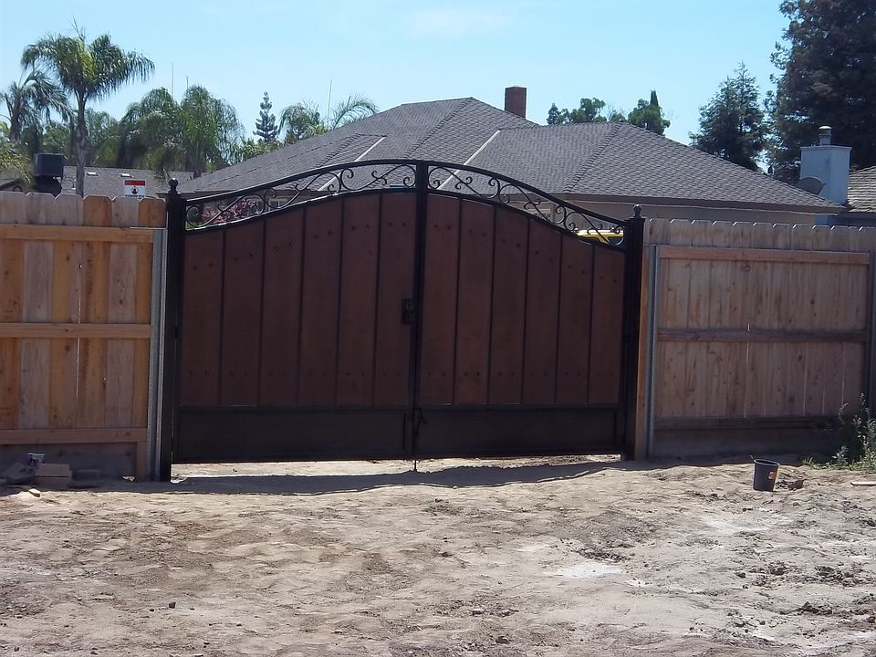 2nd image of 103 Hemingway Ct