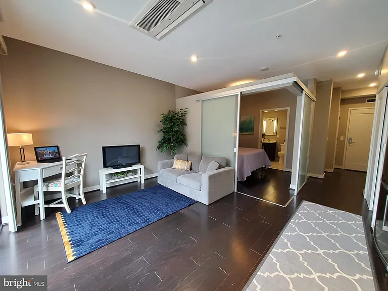 1320 Fenwick Ln #305 — Photo 14