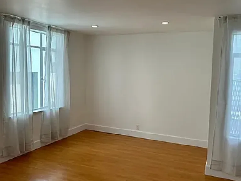 67 Fresno St #2 — Photo 2
