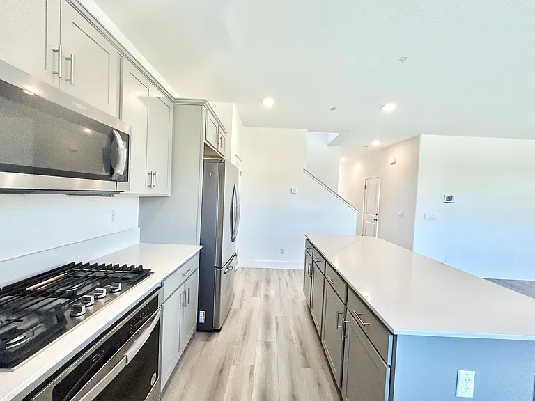 15581 Kellogg Creek Ct — Photo 5