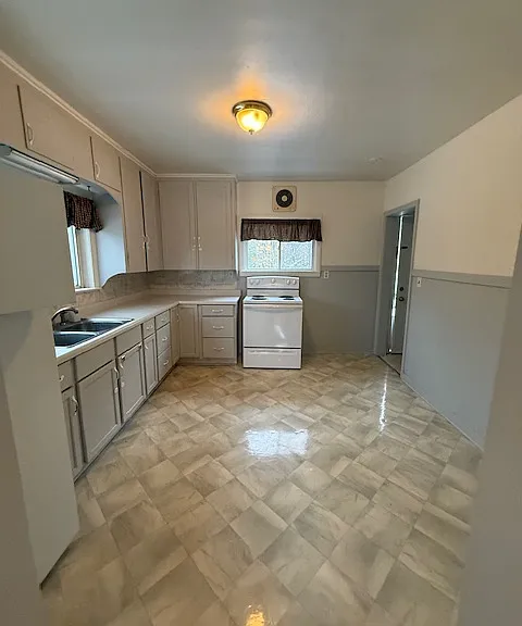 1620 Riverview Dr #1 — Photo 3
