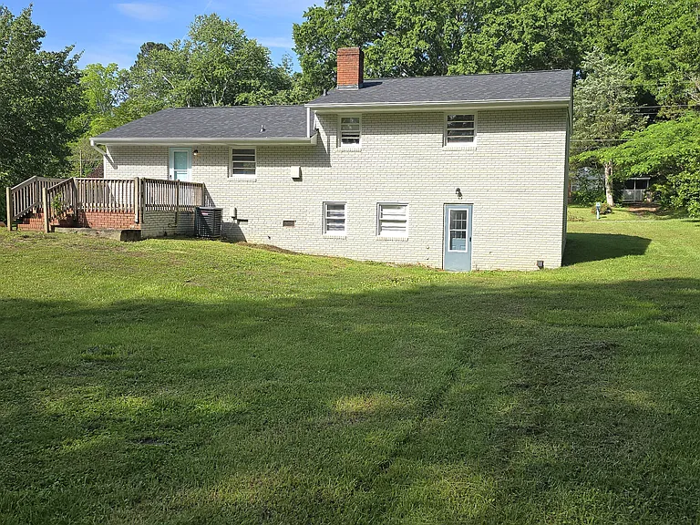 3819 Cobb St — Photo 2