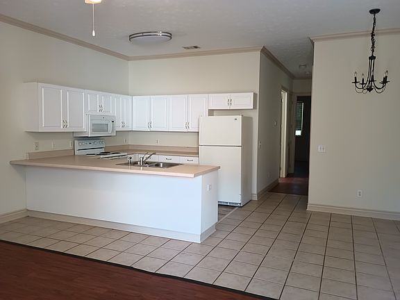 Open Floor Plan- living, dinning and kitchen