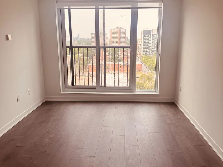10 Oak St #1001 — Photo 3