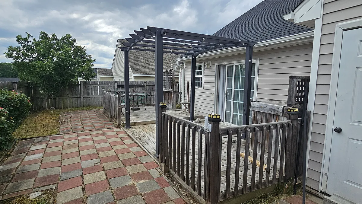 Building Photo - 5152 Parkerwood Dr