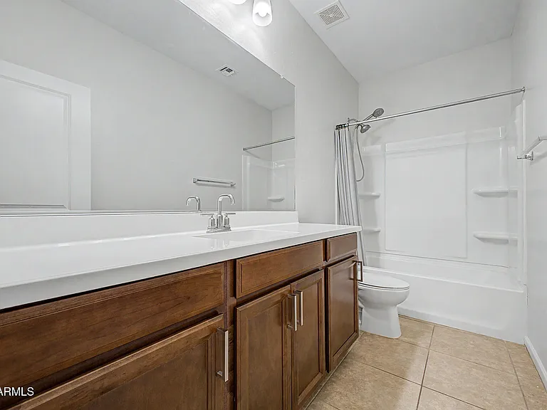 17865 W Daley Ln — Photo 22