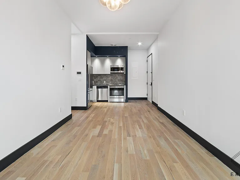 7 Melrose St #4L — Photo 2