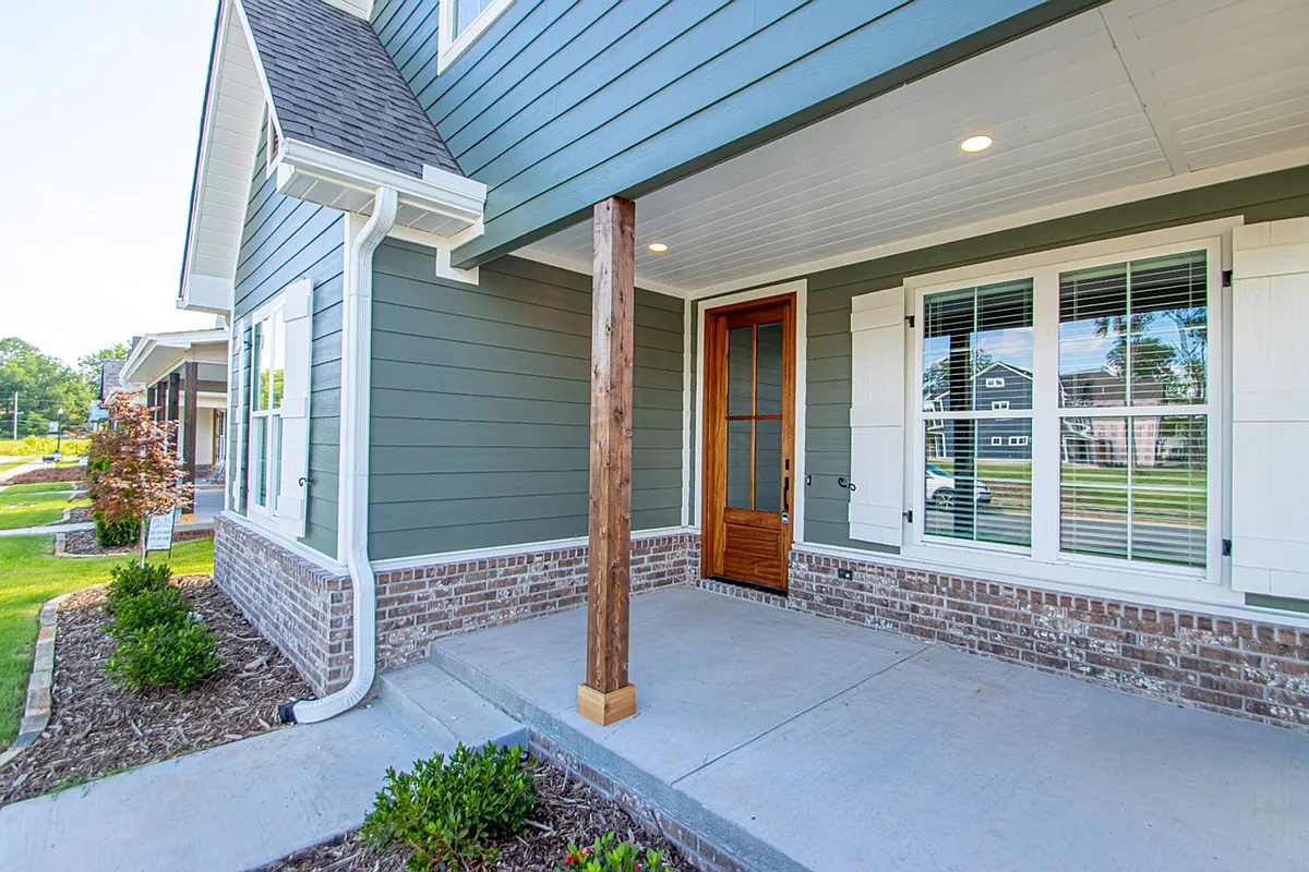 Building Photo - 404 Gardens Ln
