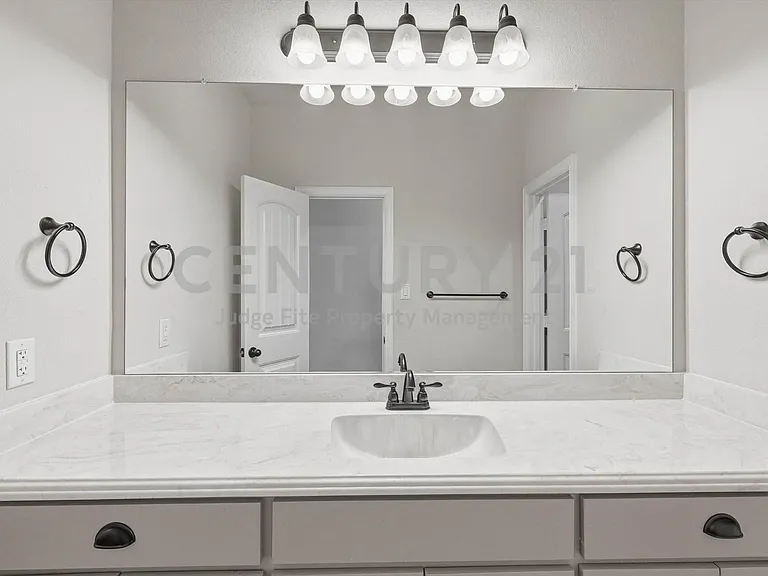 5013 Diamond Dr — Photo 29